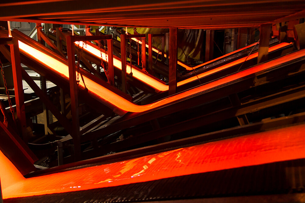 Glowing material measurement