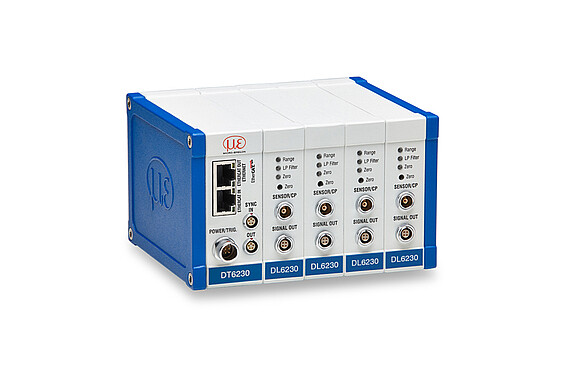 Capacitive controller capaNCDT6200