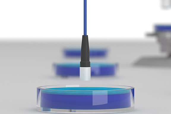 Non-contact height measurement culture media in Petri dishes 