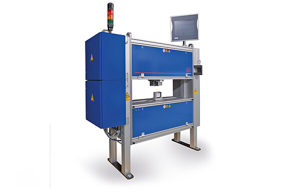 Non-contact inline tread thickness measurement of tread material