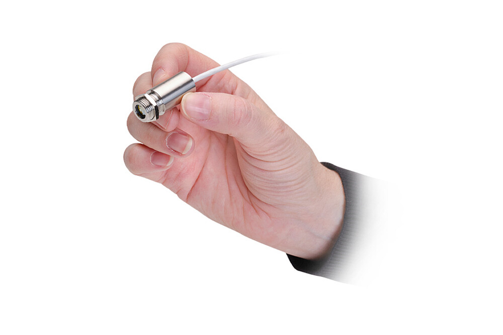 Miniature pyrometer thermoMETER SE