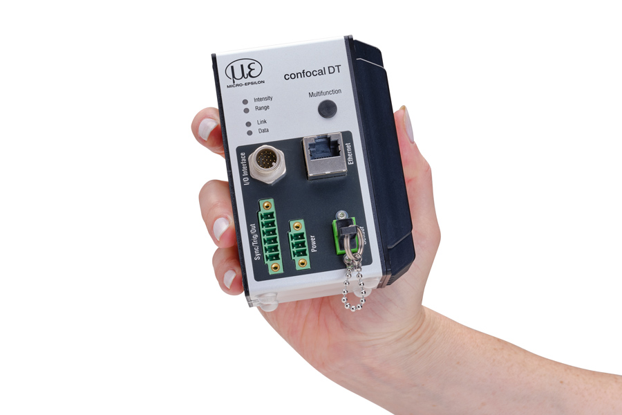 Controller IFC2416 held in hand